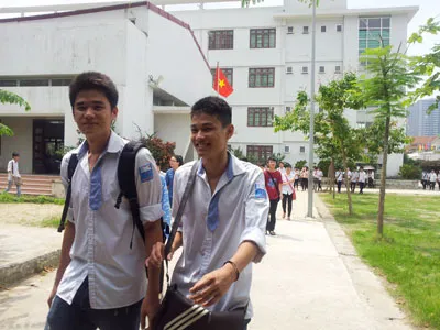 Ngày đầu thi tốt nghiệp Trung học phổ thông diễn ra an toàn, nghiêm túc