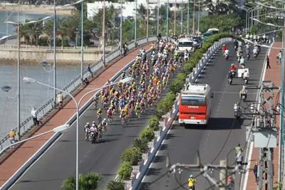 Đua xe đạp gây quỹ từ thiện