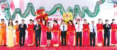 Lễ cắt băng khánh thành nhà máy thép Chi nhánh Nhơn Trạch thuộc Công ty CP Thép Nhà Bè ngày 31-5.