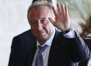 HLV Alberto Zaccheroni tự tin khi đặt chân đến Brazil.
