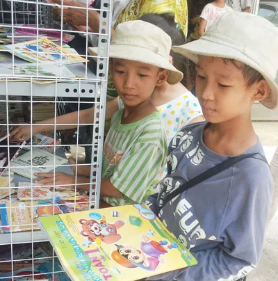 Quầy sách dành cho lao động nghèo