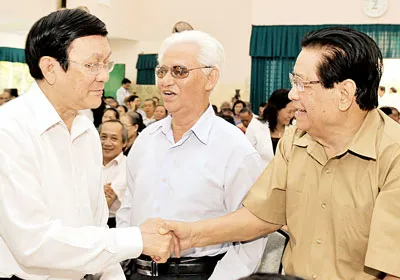 Tiếp xúc cử tri tại TPHCM, Chủ tịch nước Trương Tấn Sang: Có lỗi phải nhận, phải sửa