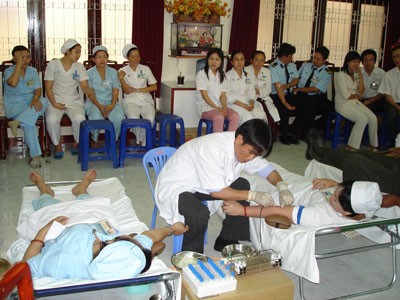 Tu Du employees donate blood (Photo: U. Phuong)