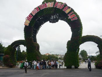 The 5th Da Lat Flower Festival that takes place from December 27-31,2013. (Photo:KK)