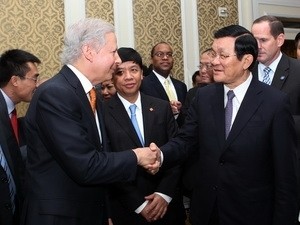 President Truong Tan Sang meets with US friends.— VNA Photo