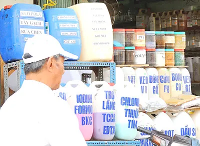 Hương liệu độc hại “bủa vây” người tiêu dùng