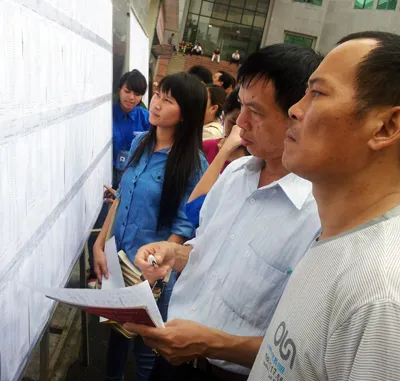 Gần 75% thí sinh làm thủ tục dự thi đại học đợt 1