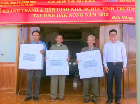 Chương trình Nghĩa tình Trường Sơn: Trao tặng 13 căn nhà tại Đắk Nông