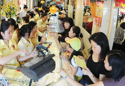 Thị trường vàng - “Ngòi nổ” đã tháo, nỗi lo vẫn còn