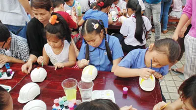 Nghiêm cấm dạy chữ cho trẻ trước khi vào lớp 1: Phải từ nhiều phía