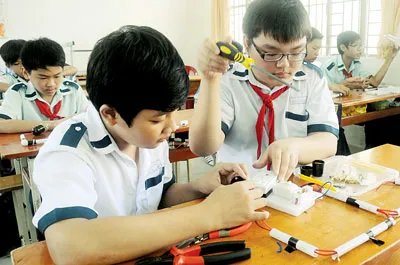 Tăng học phí, chi vào đâu?