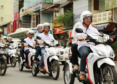 Xe ôm 3 bánh từ thiện