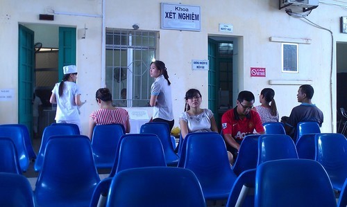 Police to investigate faked medical records in Hanoi Hospital ảnh 1