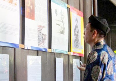 Photos and books on late Emperor Duy Tan are displayed at An Lang (Duc Duc Royal Tomb)