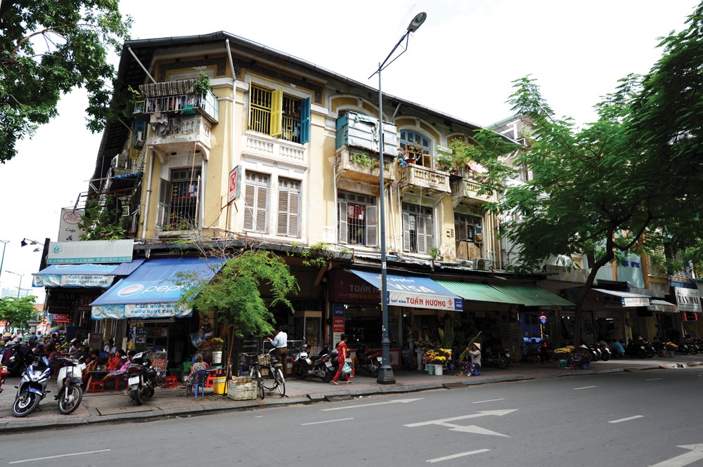 A building at the corner of Le Thanh Ton and Phan Chu Trinh Streets. (Photo: SGGP)