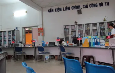 Đủng đỉnh như ở công sở