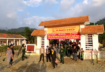 Ngày mới ở Làng Ho