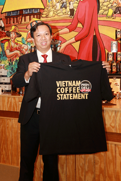 The coffee brand ‘PhinDeli’ (Photo:SGGP) "Vietnamese Coffee Statement” in the land of the U.S All men are created equal, that they are endowed by the Creator with certain unalienable Rights, that among these are Life, the pursuit of Happiness and enjoyment of Coffee. We are the PhinDeli Corporation with a mission to bring the best of Vietnamese coffee style to all consumers worldwide with its unique taste and 100% safety. Today, we officially make our Vietnamese Coffee Statement in the U.S land Buford, Wyoming owned by Vietnamese. We also officially announce the new naming of PhinDeli Town Buford with its 147 years of history.
