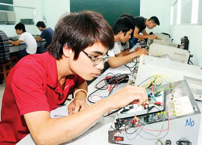 Phấn khởi với chính sách miễn, giảm học phí