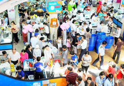 Thị trường bán lẻ tại Việt Nam rất sôi động. Ảnh: CAO THĂNG
