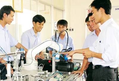 Bài 1: Xu hướng thích làm thầy hơn làm thợ
