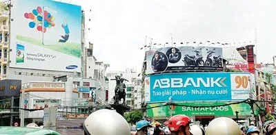 Hoảng với quảng cáo ngoài trời