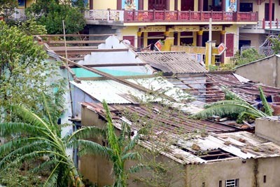 Many house roofs were blown off in the storm (Photo:SGGP)