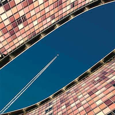 ‘Jet between buildings’ by photographer Leif Alveen (Denmark)