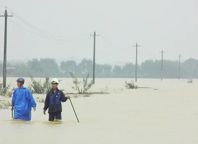 Sau bão số 10, lũ lên nhanh và nguy hiểm ảnh 2
