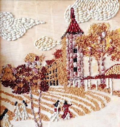 Tác phẩm "Trường Cao đẳng Sư phạm Đà Lạt" làm bằng hạt đậu.