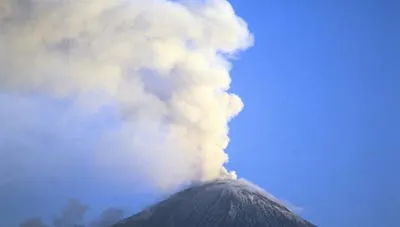 Núi lửa Klyuchevskoi phun trào