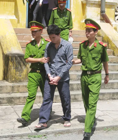 Say rượu đánh người, lãnh 18 năm tù