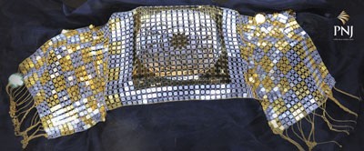 Vietnam's largest gold bandana made by Phu Nhuan Jewelry Company (Photo: SGGP)