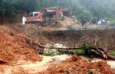 Landslides along Highway 24 in Kon Tum Province (Photo:SGGP)