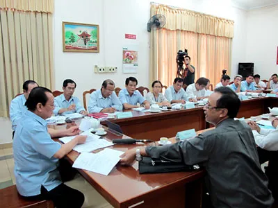 Bí thư Thành ủy TPHCM Lê Thanh Hải tiếp dân, giải quyết một vụ khiếu nại tại quận Thủ Đức, TPHCM.