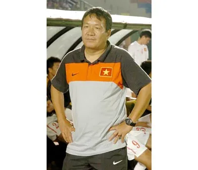 Ô-sin làm giá và chuyện bóng đá Việt