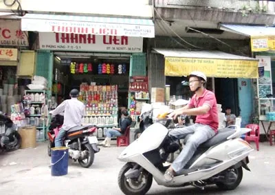 Hóa chất công nghiệp nguy hiểm: Cấm vẫn bán