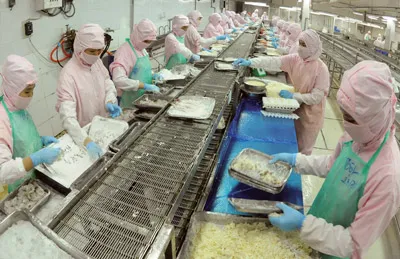 Làm gì để giữ chân người lao động?