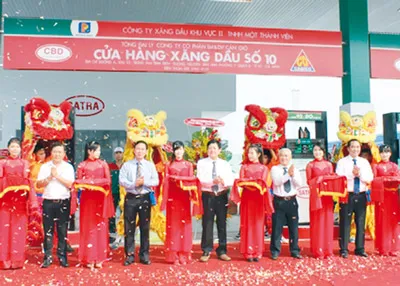 Lễ khai trương Cửa hàng xăng dầu số 10.