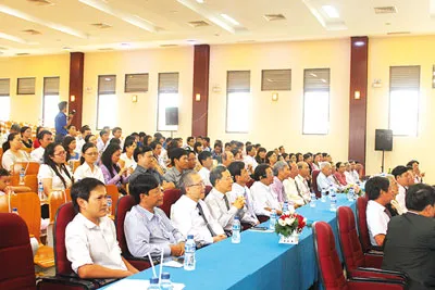 Các đại biểu tham dự buổi lễ