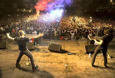 Rock với Bức Tường