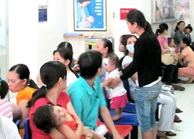 Loạn giá vaccine dịch vụ