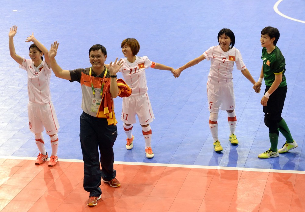 Vietnamese women's futsal team in the 27th SEA Games (Photo:SGGP)