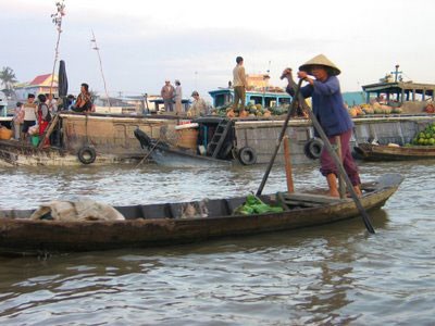 Floating Market in Can Tho, a popular tourist attraction (Photo: Nguyen Nam)