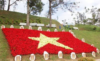 Thousand of flowers are planted in the park (Photo:SGGP)