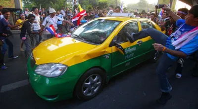 Cuối tuần sóng gió của Thủ tướng Yingluck