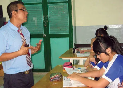 Giáo viên phổ thông còn ít “mài” gương