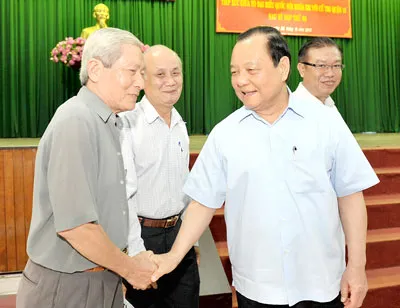 Bí thư Thành ủy TPHCM Lê Thanh Hải tiếp xúc cử tri quận 11. Ảnh: VIỆT DŨNG
