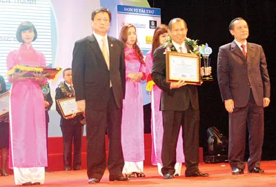 Benthanh Tourist kỷ niệm 24 năm ngày thành lập (1989-2013) và đón nhận giải thưởng du lịch Việt Nam 2012