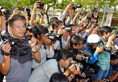 Vì sao người phát ngôn hay né báo chí?